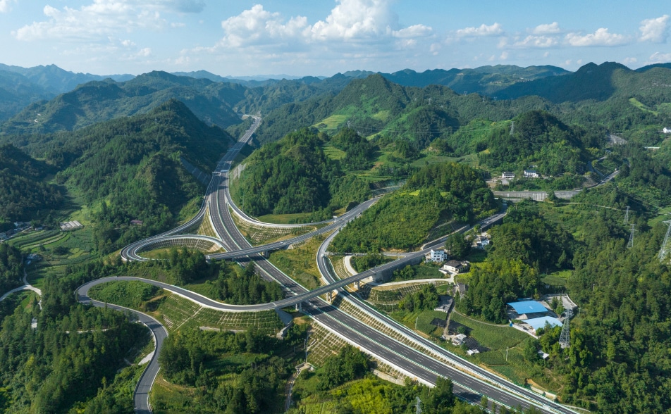 重遵扩容高速公路.jpg